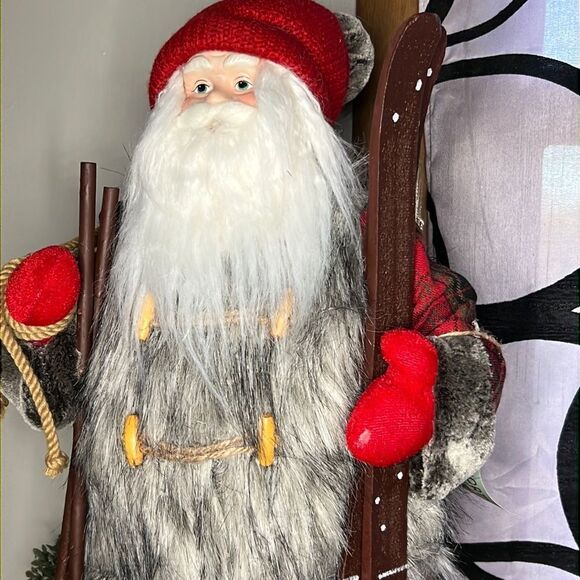 Ellsworth Avenue decorative skiing, Santa Claus with porcelain face - Picture 16 of 16